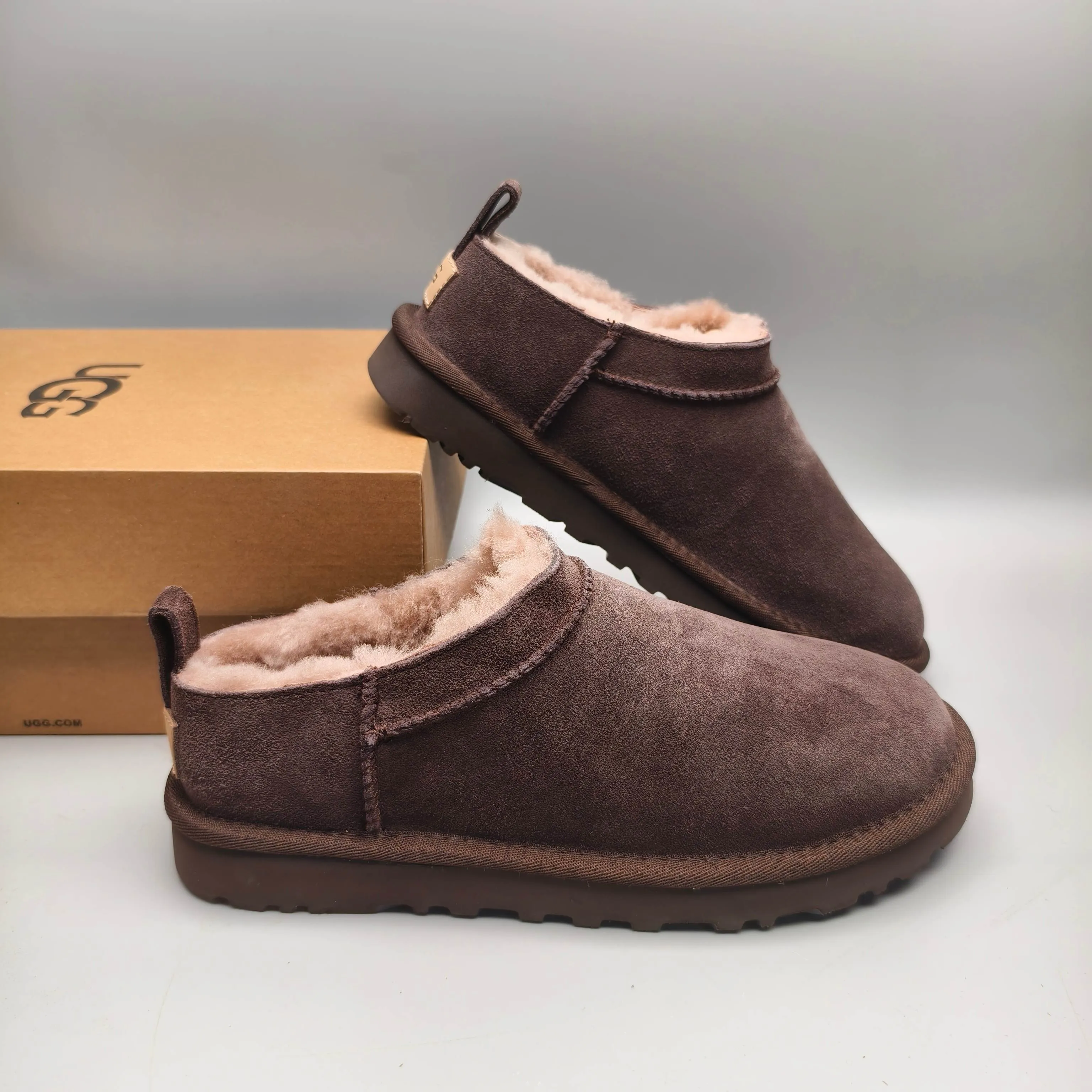 💰420 UGG sheepskin all-in-one snow boots 3891 one-legged classic women's shoes. Color: maroon, black, sand, twilight pink, chocolate. Matching sizes: 35-41